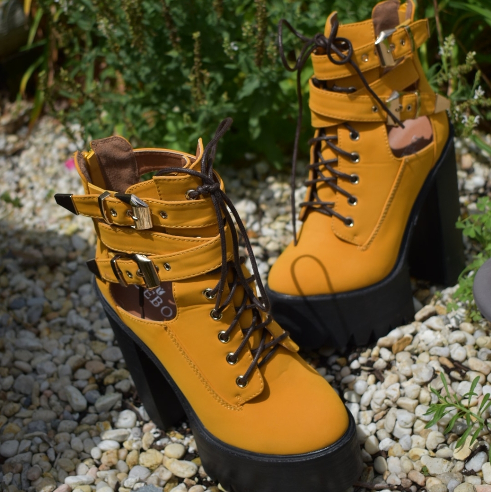Platform boots